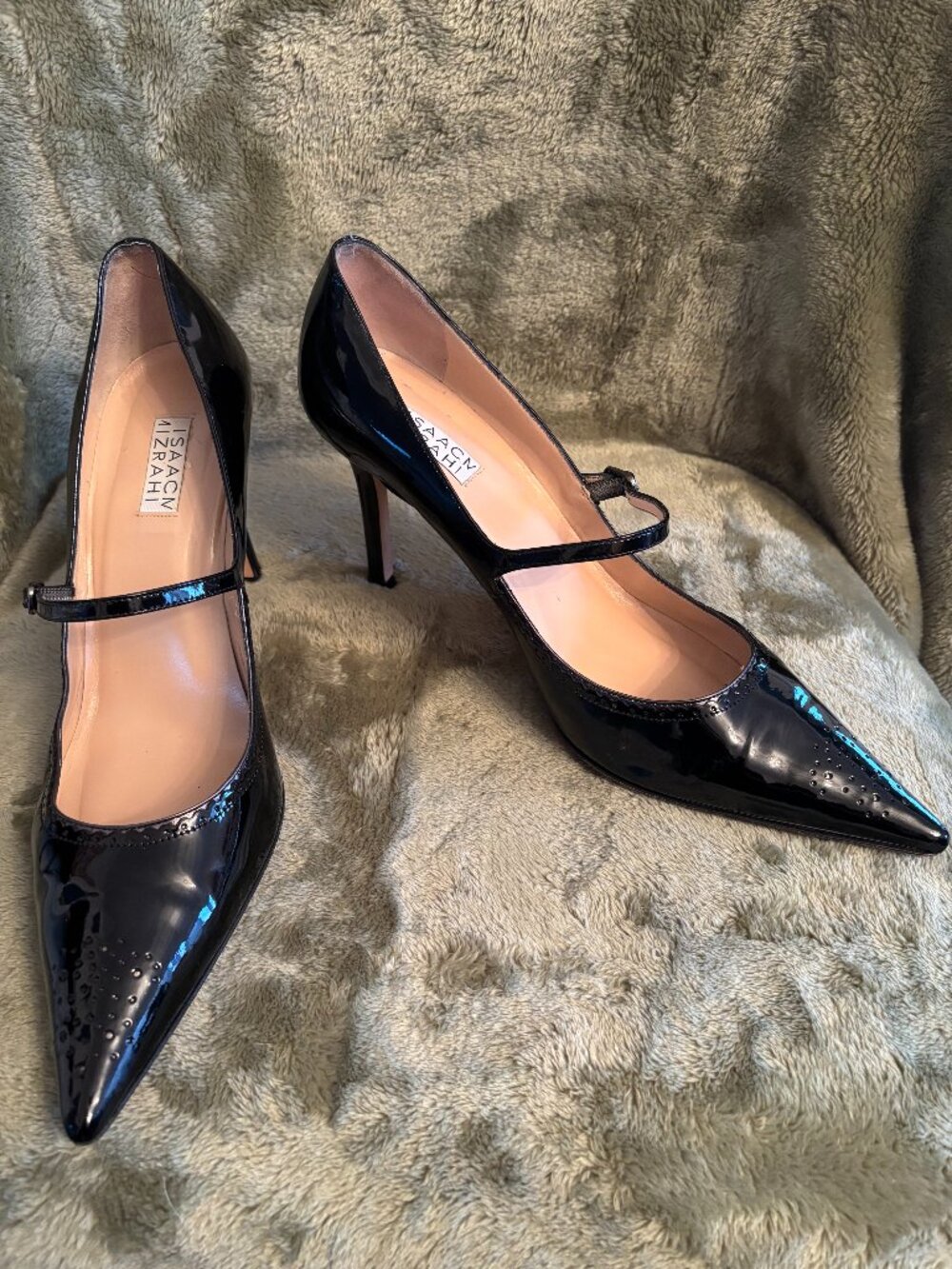 Isaac Mizrahi VERY4 Black Patent Leather Mary Jane Pumps (Women's Size 10 US)